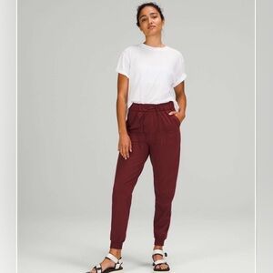 Lululemon Stretch High-Rise Jogger Red Merlot (Size 6)